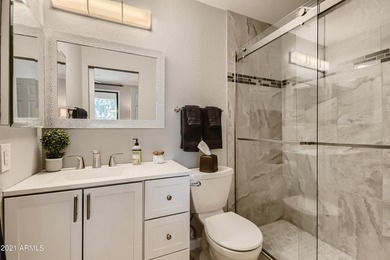 Exceptional 5-star newly remodeled top to bottom. 2 beds, 2 - photo 8