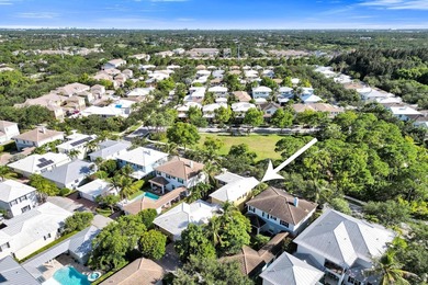 Welcome to this stunning 4-bedroom, 3.5-bathroom residence - photo 10