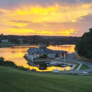Golf Course Luxury Retreat Home, 4000 sq ft., with theatre room - photo 2