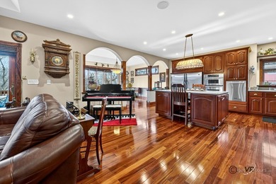 Golf Course Luxury Retreat Home, 4000 sq ft., with theatre room - photo 8