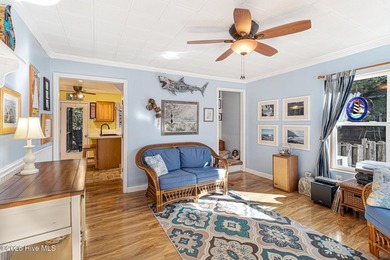 Canalfront 4-bedroom home situated on a private lot in Pine - photo 10