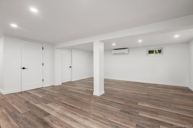 Turnkey home with style! Totally Renovated from Top to Bottom! - photo 27