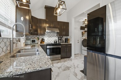 Welcome to 309 Woodcrest... a home in Long Beach so perfect that - photo 9