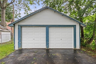 OPPORTUNITY! Welcome to this charming home conveniently located - photo 30
