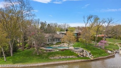 This breathtaking lakefront estate makes an unforgettable first - photo 2