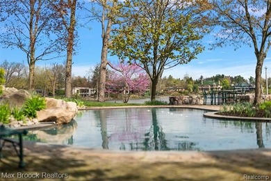 This breathtaking lakefront estate makes an unforgettable first - photo 4