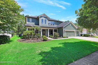 LARGE Stunning 6 bedroom, 4.5 bath, 3 car garage POOL home on a - photo 6