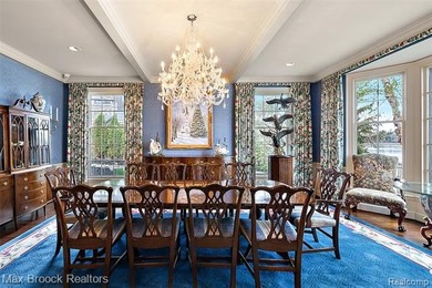 This breathtaking lakefront estate makes an unforgettable first - photo 10