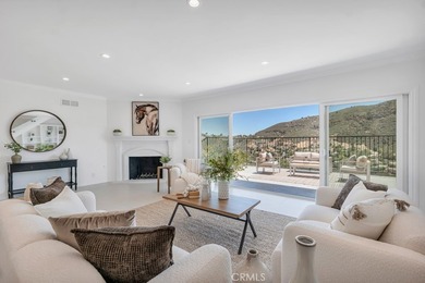 Welcome to 30 Stagecoach Road, an extraordinary estate nestled - photo 6