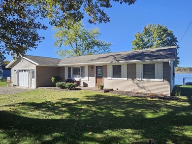 (private lake, pond, creek) Home Active Under Con in Burlington Michigan