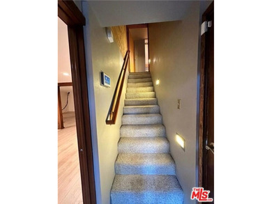 Welcome to this impressive custom mountain retreat nestled in - photo 3