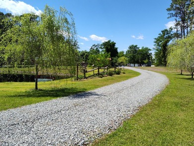 Nestled along the serene Upper Broad Creek and just a short boat - photo 3