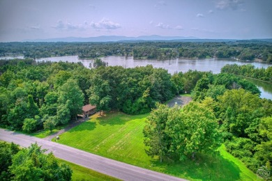 Lake Home For Sale in Athens, New York