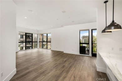 Welcome to your sanctuary in the sky. Perched on the third floor - photo 7