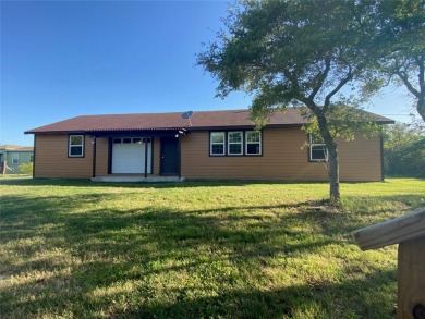 (private lake, pond, creek) Home For Sale in Aransas Pass Texas