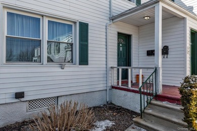 Lovely and spacious 1-bedroom, 1-bath co-op located in the heart - photo 4
