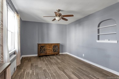 Lovely and spacious 1-bedroom, 1-bath co-op located in the heart - photo 6