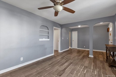 Lovely and spacious 1-bedroom, 1-bath co-op located in the heart - photo 8