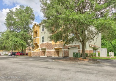 Ground level completely updated condo in the beautiful Villa - photo 1