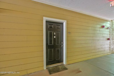 Ground level completely updated condo in the beautiful Villa - photo 4