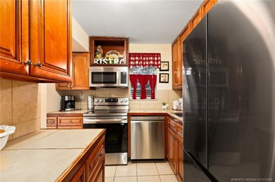 This cozy condo offers everything you need for Florida living - photo 7