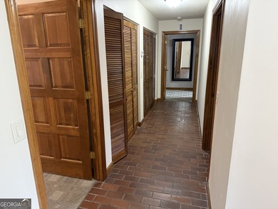 Escape to the mountains in this charming 2-bedroom, 2-bathroom - photo 5