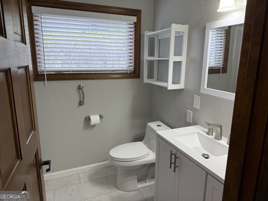 Escape to the mountains in this charming 2-bedroom, 2-bathroom - photo 8