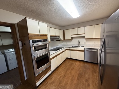 Escape to the mountains in this charming 2-bedroom, 2-bathroom - photo 10