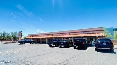 La Hacienda Office Plaza. This well-maintained neighborhood - photo 3