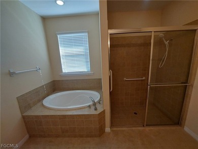 Welcome to your dream home in a sought-after golf community! - photo 11