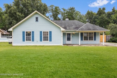 Beautiful 3-Bedroom Home with Open Floor Plan! This inviting - photo 1