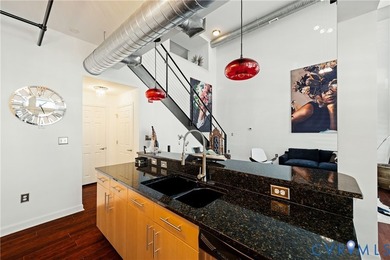 This stunning 2-story modern home offers dramatic - photo 12