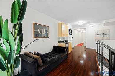 This stunning 2-story modern home offers dramatic - photo 19