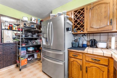 Welcome to 123 Gardenia Way in East Palo Alto, a spacious and - photo 10