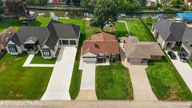 Welcome to waterfront living on Ardmore Park in St. Clair Shores - photo 2