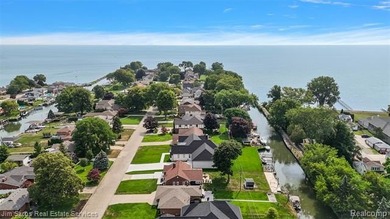 Welcome to waterfront living on Ardmore Park in St. Clair Shores - photo 4
