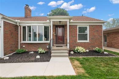 Welcome to waterfront living on Ardmore Park in St. Clair Shores - photo 5