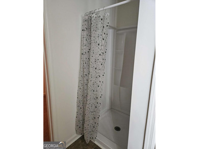 Welcome to this beautifully refreshed 4-bedroom, 2.5-bath home - photo 11
