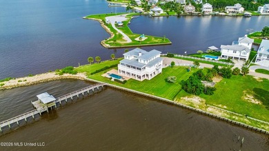 Magnificent home on peninsula overlooking the Bay! Greatroom - photo 2