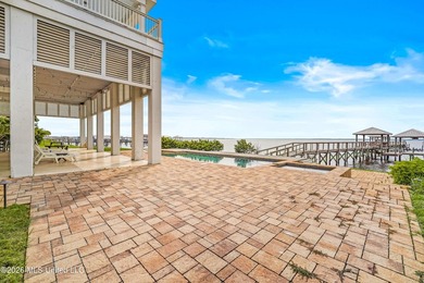 Magnificent home on peninsula overlooking the Bay! Greatroom - photo 4