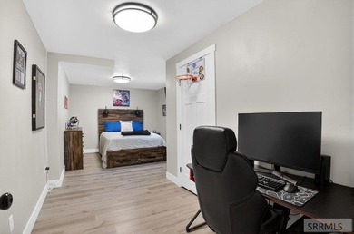 Welcome to a home that perfectly blends high-end efficiency with - photo 21