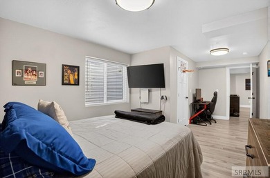 Welcome to a home that perfectly blends high-end efficiency with - photo 22