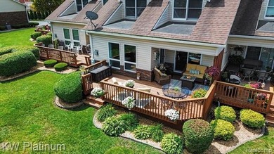 Rare opportunity to own a beautifully updated waterfront condo - photo 2