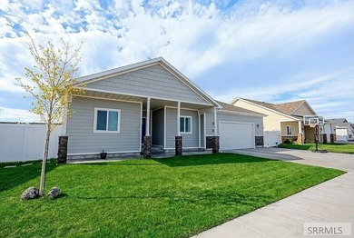 Welcome to a home that perfectly blends high-end efficiency with - photo 34