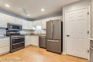 Rare opportunity to own a beautifully updated waterfront condo - photo 10