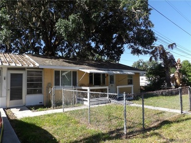Little Lake Henderson Home For Sale in Inverness Florida