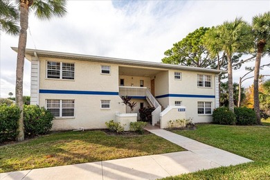 Beautifully updated, move-in-ready 2nd-floor apartment located - photo 1