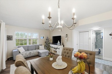 Beautifully updated, move-in-ready 2nd-floor apartment located - photo 2