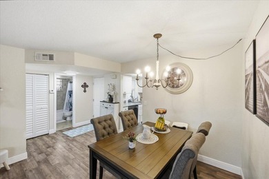 Beautifully updated, move-in-ready 2nd-floor apartment located - photo 3