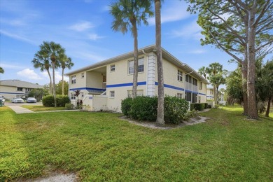 Beautifully updated, move-in-ready 2nd-floor apartment located - photo 5